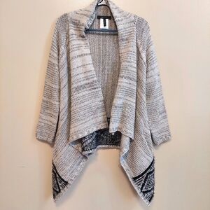 EUC BCBGMaxAzria Gray Tan and Black Metallic Thread Open Front Cardigan Small